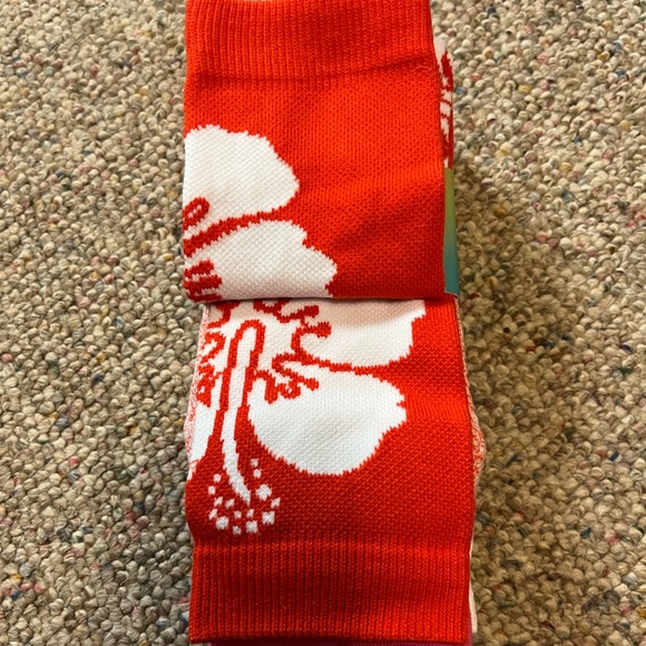 π HP ππ CROCS Socks Retro Resort Crew Socks 3 Pack - Picture 3 of 13